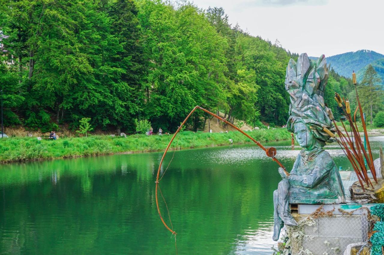 Penzion Deer Valča Exteriér fotografie